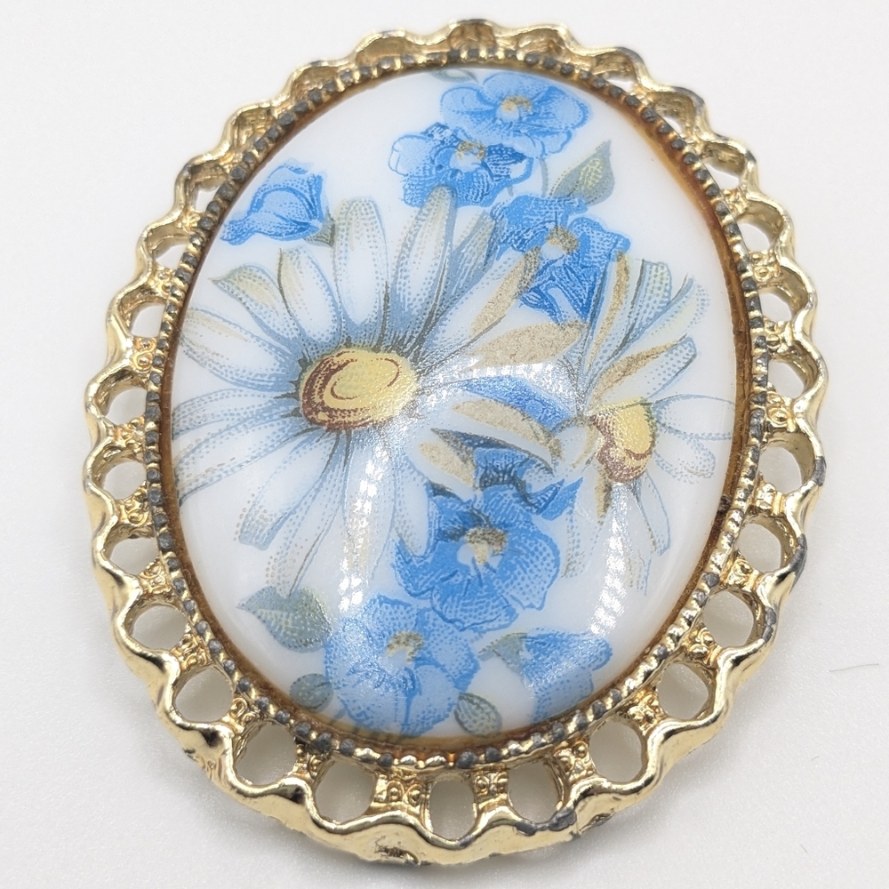 5 Vintage Gold Tone Brooches/Pendants - Picture 5 of 7